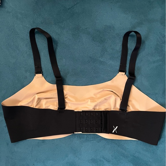 Knix Evolution Reversible Bra - Picture 2 of 5